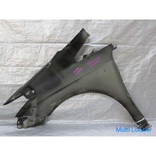 Toyota Prius ZVW30 right fender