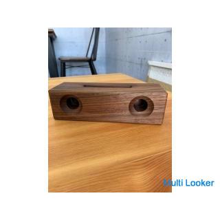 Wooden iPhone speaker walnut
