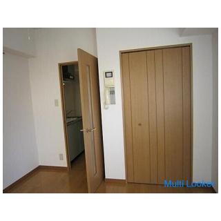 Convenience store 1 minute, Post office 2 minutes, Police station 3 minutes! Gokokuji Mansion!