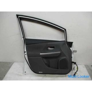 Toyota Prius α ZVW40W Left front door panel