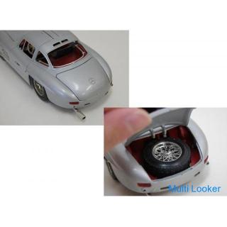 Burago Mercedes Benz 300SL 1/18 Scale 1954 Made in Italy Figure model car gull wing