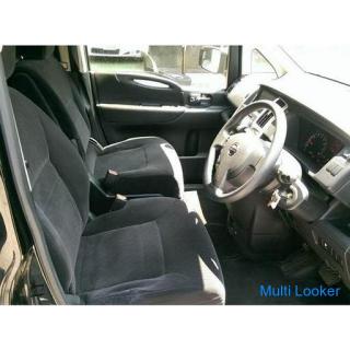 2009 Nissan Serena - 61.000 km.
