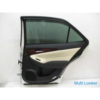 2014 Crown Hybrid AWS210 Right rear door panel
