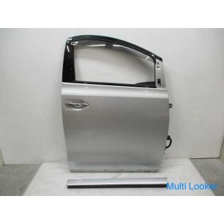 Toyota Vellfire GGH25W ANH20 Right front door panel