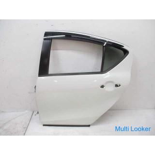 2014 Toyota Aqua NHP10 left rear door