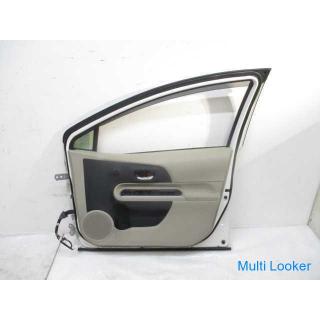 2014 Toyota Aqua NHP10 right front door