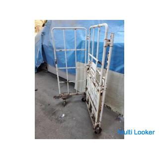 Carrying trolley luggage
