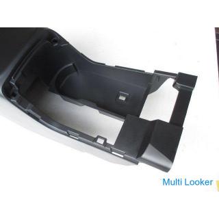 2006 Mitsubishi Outlander CW5W Center Console
