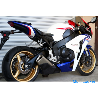CBR1000RR / SC59 / 17.590 km. / Tricolor / Good condition / No repair history / Loan OK / Full power