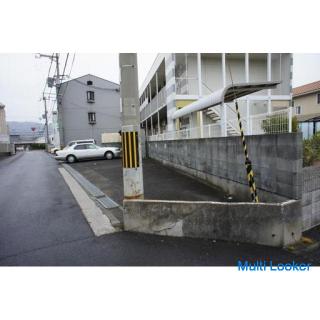 Kusumi Naka bus stop 3 minutes walk RC, rental store / office on the 1st floor of a 3-story condomin