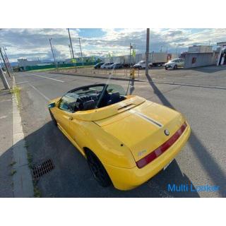 Alfa Romeo Spider 916 2.0 liter Twin Spark Momo Custom Manual Open