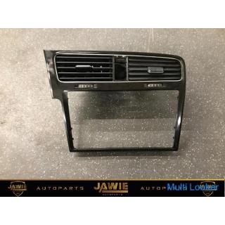 VW Golf air grill