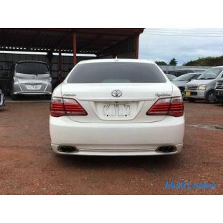 Toyota Crown Royal Saloon Used car with 2 years of vehicle inspection
