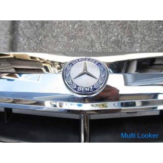 2004 Mercedes W211 E320 with external grill emblem