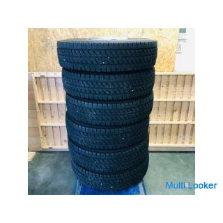 Iron wheel 17.5 × 5.25 115-8TCS PCD203.2 Bridgestone BLIZZAK W979 205 / 80R17.5 120 / 118L 2015 year