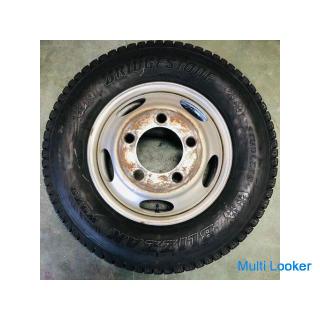 Iron wheel 17.5 × 5.25 115-8TCS PCD203.2 Bridgestone BLIZZAK W979 205 / 80R17.5 120 / 118L 2015 year
