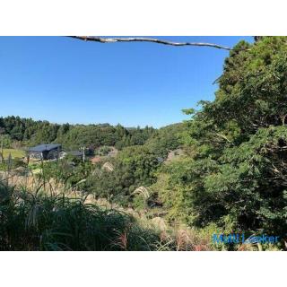 823㎡ Mountain view How about a home with a dog run?