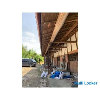 A 1761 m2 rice field, a 1017 m2 forest and an old folk house in a 1795 m2 residential land are fashi