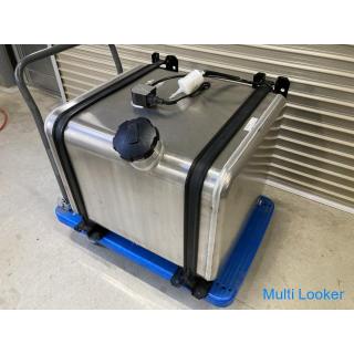 New car removed UD Trucks Quon genuine aluminum fuel tank 200 liters with stay 700 × 600 × 500 22398