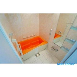 Orange bath! ?? A lovely room! No key money!