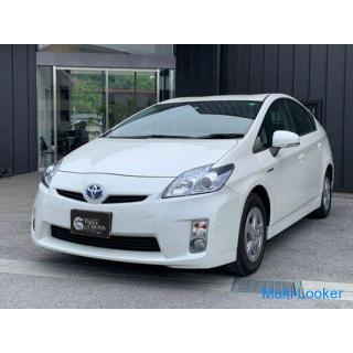Toyota Prius 1.8 S Genuine HDD navigation Bluetooth hands-free (Pearl). In-house loan No guarantor r