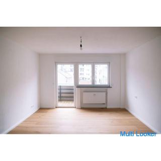 Freshly renovated and ready to move in: Bright 2-ZW with balcony in the south-west