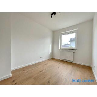 Newly renovated 3-room apartment with balcony and outdoor parking space