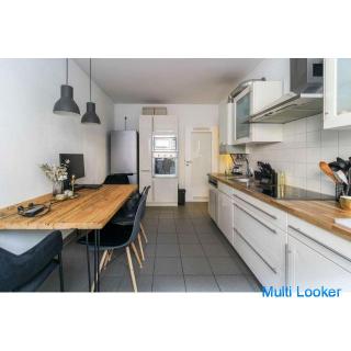 Well-designed mezzanine apartment in a top location in Cologne as an investment