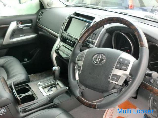 ○自社ローン対応○平成25年12月登録のランドクルーザー200 4.6 ZX