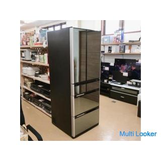 日立　565L 6ドア冷蔵庫 R-M5700D。2013年製。清掃済・動作確認済。中古品。