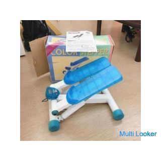 無料！カラーステッパー。室内エクササイズ。ブルー。メーター付きで消費カロリーもわかる。中古品